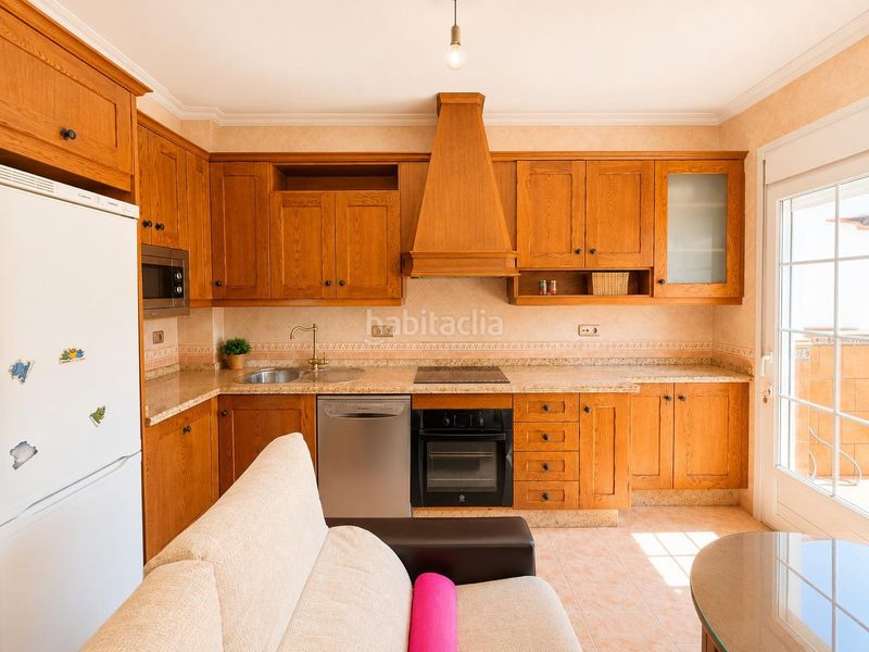 Foto f257c0d8-8031-4b95-ba52-892b9e0fa261. Casa amb aparcament a Padul