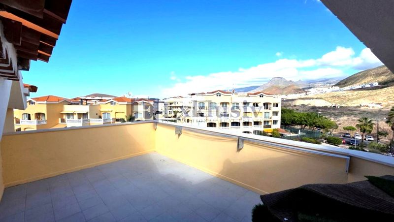 Foto 697d2d07-4480-4e6f-85de-e1cb8d2fa679. Dúplex amb piscina a Los Cristianos Arona