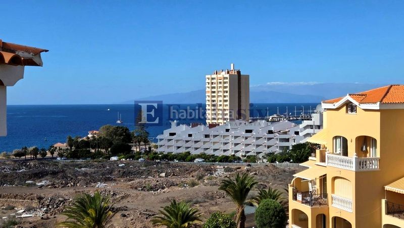 Foto 782de625-e1a2-43cb-9c02-bb92efe98e7d. Dúplex amb piscina a Los Cristianos Arona