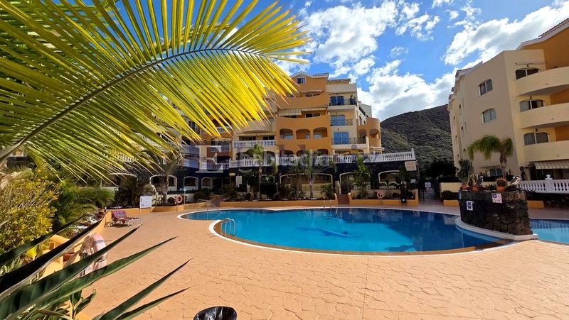 Foto b6a586fe-7cb4-4ff5-9844-3c463ae4fd19. Dúplex amb piscina a Los Cristianos Arona
