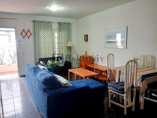 Maison à Arico. Venta de adosado a abades  arico  3oo mt dal mar