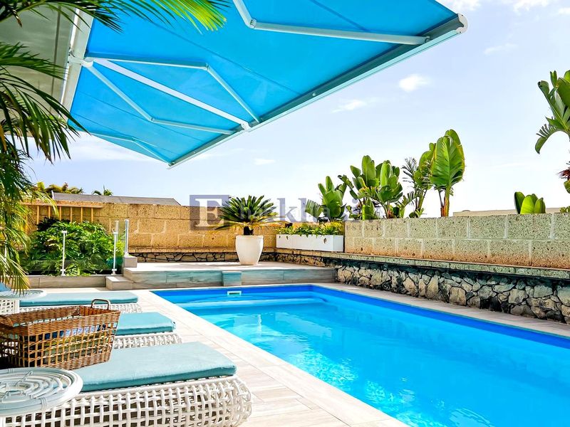 Foto 1a2e574a-ca86-4c08-aaae-73ce2ba48c52. Casa amb piscina a Playa Fañabé Alto Adeje