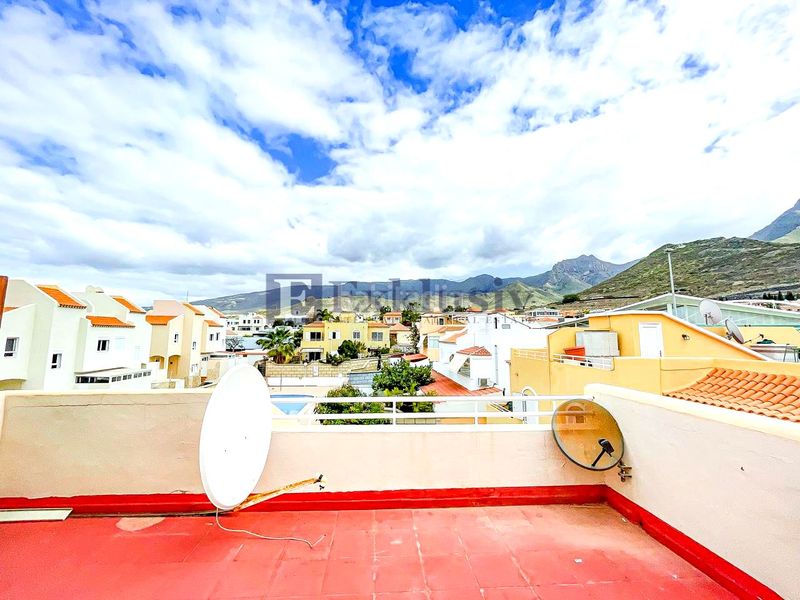 Foto 848cc4d1-bb7d-4198-979a-5bb8cf557fa0. Casa en Playa Fañabé Alto Adeje