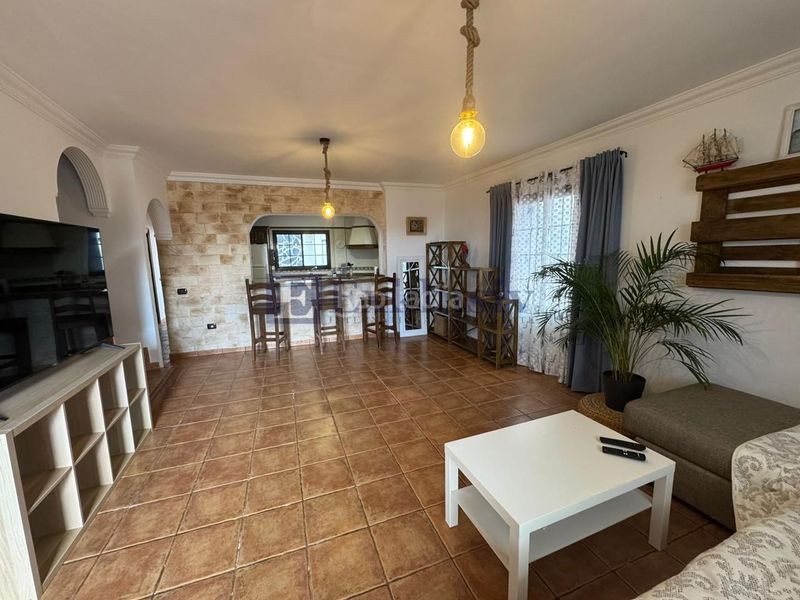 Foto 3884afd4-1d2e-4a79-99b8-72c119eeb76e. Casa amb aparcament piscina a Sauzal (El)