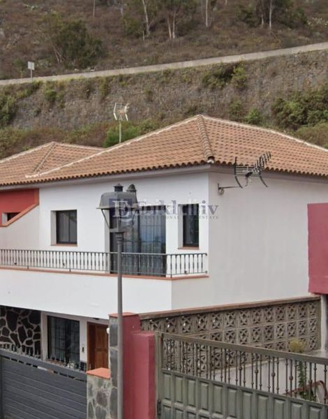Foto bd6a6080-a7d1-4354-bbfe-0b3dc92be5c5. Casa amb aparcament piscina a Sauzal (El)