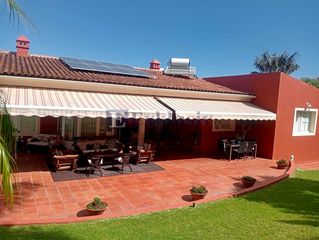 Maison à Centro. Villa independiente con  2500 m2 de parcela con vista oceano