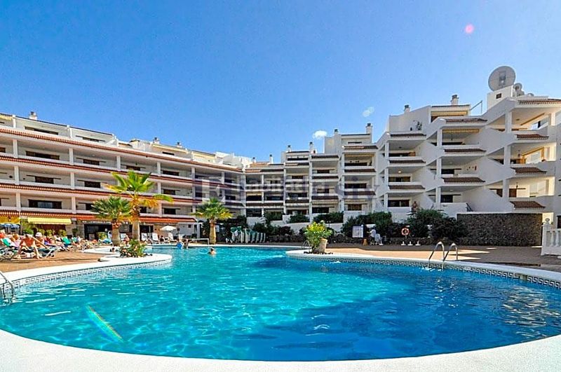 Foto 2e54e0b3-d259-4825-ade3-060c345b50f5. Piso en Los Cristianos Arona