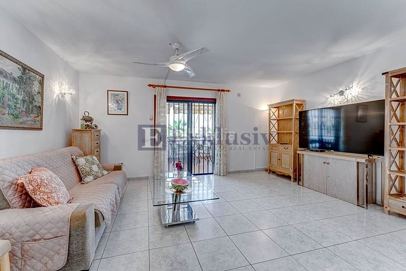 Foto 48b21429-28f4-44a8-b70d-7b55d923e74d. Piso en Los Cristianos Arona