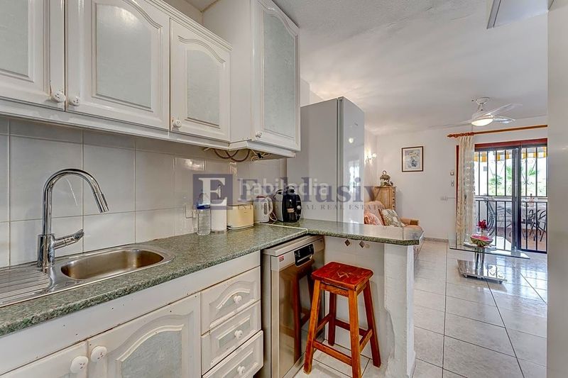 Foto 9c83903b-95b1-44c9-b844-a638d2cd7b1e. Piso en Los Cristianos Arona