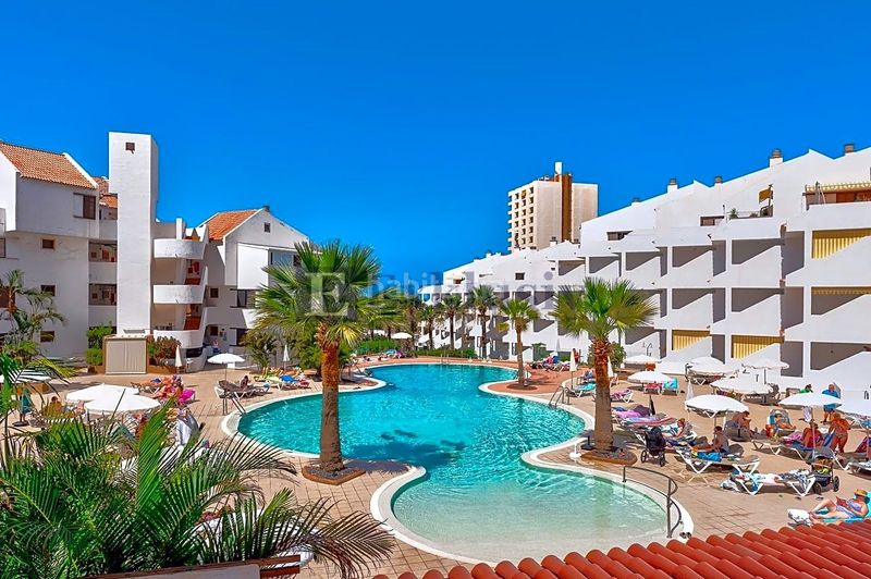 Foto a0e98c2c-9af1-45f9-9d0e-2d12dc4a074b. Piso en Los Cristianos Arona
