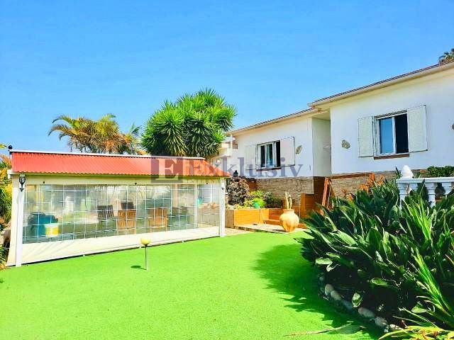 Foto 35b87dc4-f8a2-4a8f-b6c4-5269c9140960. Casa amb aparcament a Cuesta de la Villa Santa Úrsula