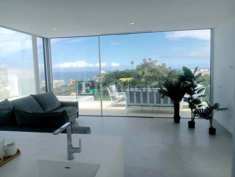 Foto 80d3a696-2dd2-4548-b001-ace164d2d1e9. Casa amb aparcament piscina a La Caldera Adeje