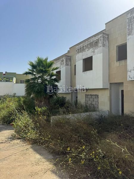 Foto a0d37b32-44bd-4195-8e0b-ed9928b87cc9. Edifici a Firgas