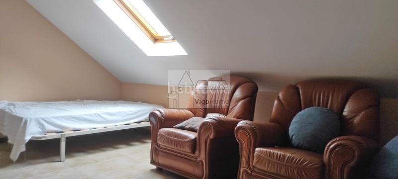 Foto 76a305b8-b5f1-494d-a8c9-dc01c5a5ccd9. Haus mit parking in Moaña