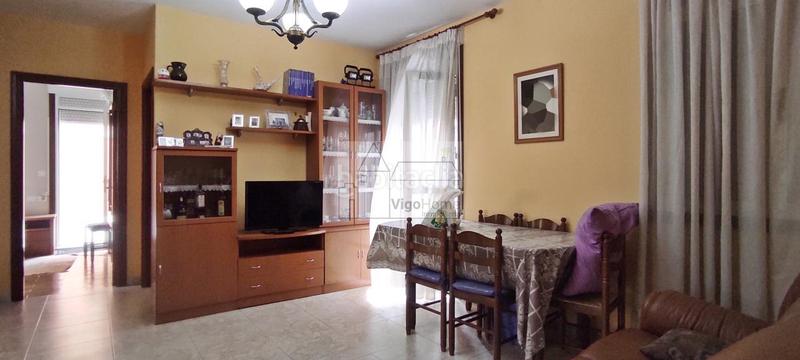 Foto 8f54be5a-dd4c-460a-ade2-5cc21c8fdc75. Haus mit parking in Moaña