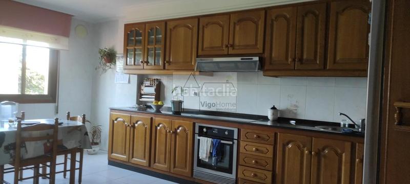 Foto 632cd0a4-885f-4a75-a7bb-e48f7c22062e. Haus mit heizung parking in Moaña