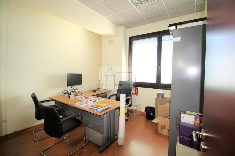 Foto 66ecdbd3-1b35-4153-9b66-4fabb84ff4a8. Miete büro mit heizung parking in Lavadores Vigo