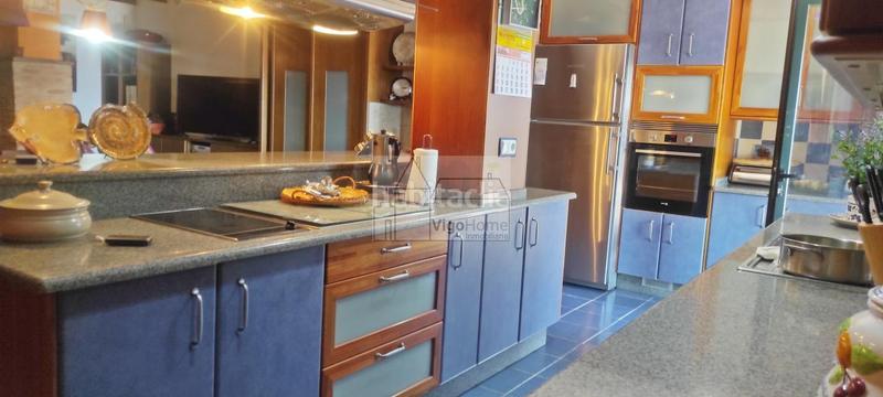 Foto de0ac63f-32fb-4f4d-b339-e7f619461f2c. Chalet mit heizung parking in Moaña