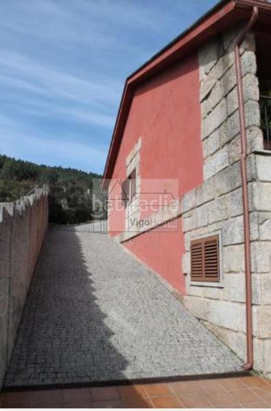 Foto 46c0dc9f-7818-4746-ba1e-6761b1f21762. Chalet con riscaldamento parcheggio in Moaña