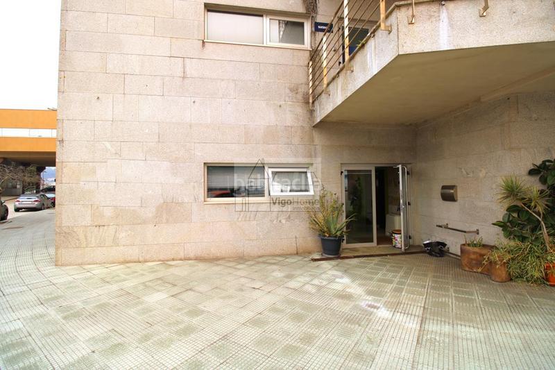 Foto 42725408-a10a-49c2-85c8-fe7322aaa273. Location local commercial dans Valadares - Beade Vigo