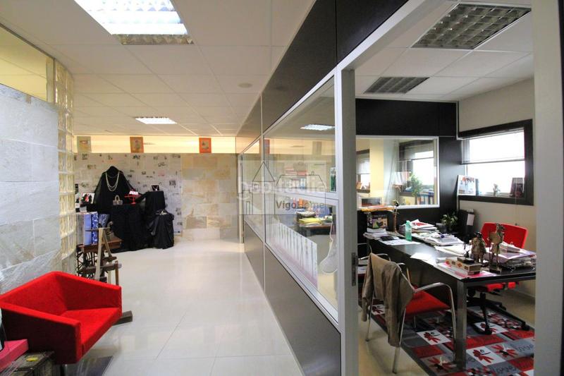 Foto 9dab0eab-c1f3-447a-9a27-3d6942f35f21. Location local commercial dans Valadares - Beade Vigo