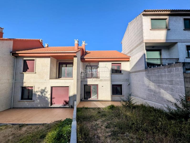 Foto 90a2452c-afec-40d6-858c-4d2e66f69849. Casa a schiera con riscaldamento parcheggio in Teis Vigo