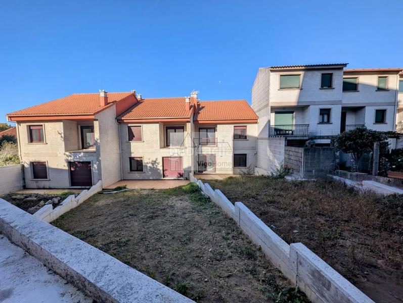 Foto f260d7cf-cf9f-48b3-8c7b-6e18b82467d3. Casa adosada en Teis Vigo