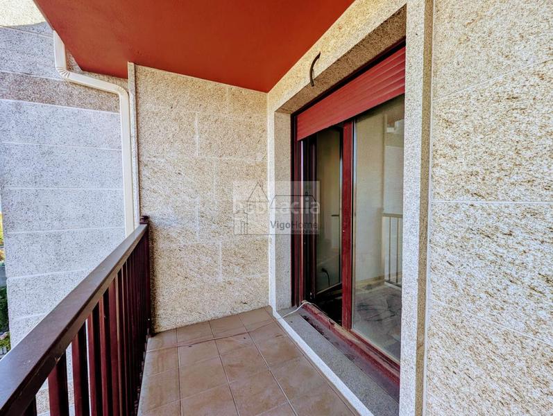 Foto 9a6081bf-8a4a-4a67-9c80-c1bfe2467726. Casa adossada amb calefacció aparcament a Teis Vigo