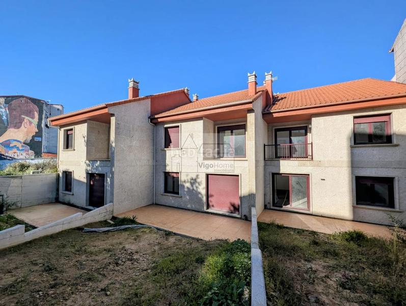 Foto a1329355-ff14-4f78-8573-01ff179823f7. Casa adossada amb calefacció aparcament a Teis Vigo