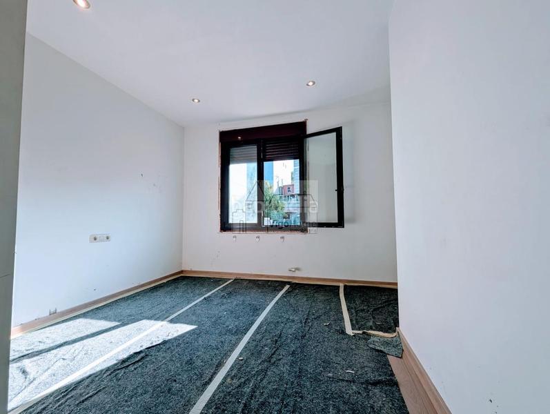 Foto 34a80d0a-a648-49f6-bfac-488775cff267. Semi detached house with heating parking in Teis Vigo