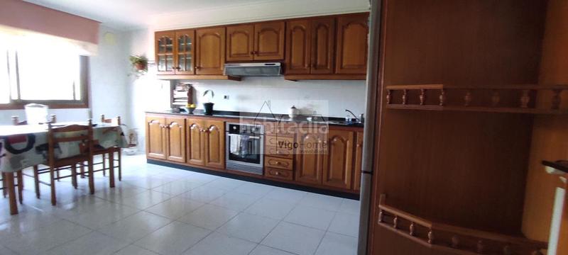 Foto 969639fb-4a85-4f72-8100-d80a4479a225. Haus mit heizung parking in Moaña