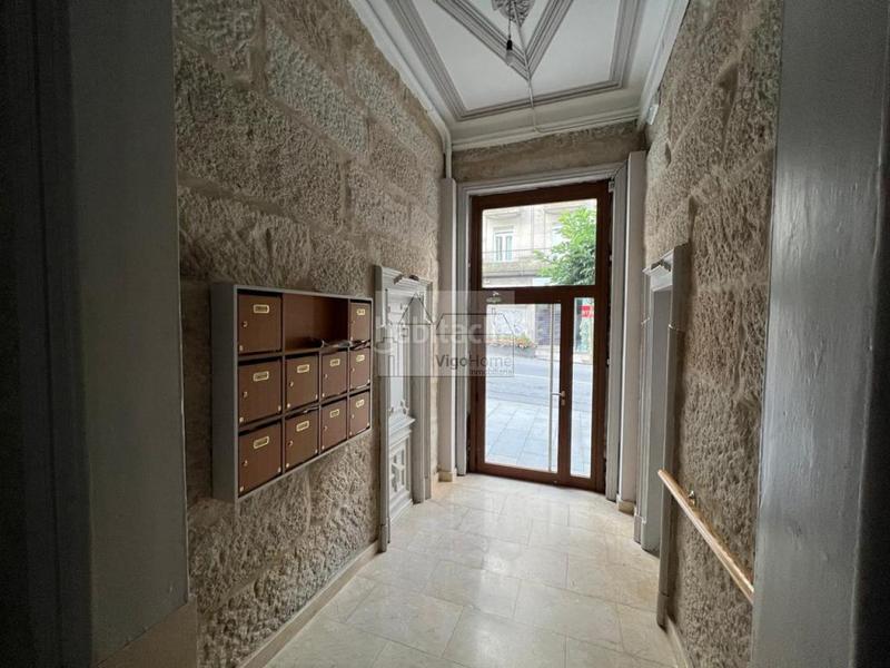 Foto bc0a5fd2-9f70-43d1-9630-c952e8648647. Àtic amb calefacció a Centro - Areal Vigo