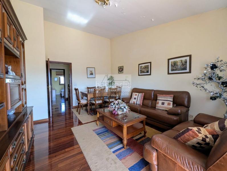 Foto 655967b2-beaa-4d99-af74-b65894f56675. Duplex with heating in A Salgueira - O Castaño Vigo