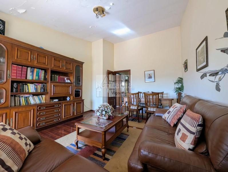 Foto b123a76b-4b13-4acb-8db3-5d61008980c4. Duplex with heating in A Salgueira - O Castaño Vigo