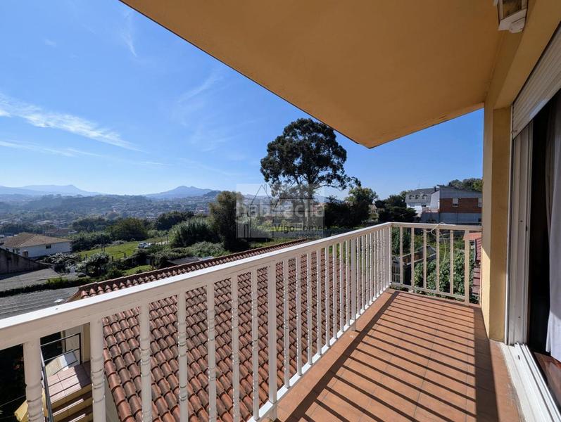 Foto 0179fae3-cdcc-4cbd-8c8e-6215c364a8f9. Zweistöckige wohnung mit heizung in A Salgueira - O Castaño Vigo