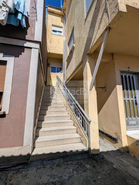 Foto 3fc19c20-59a4-4bf7-a501-ef8260cdcb9b. Zweistöckige wohnung mit heizung in A Salgueira - O Castaño Vigo
