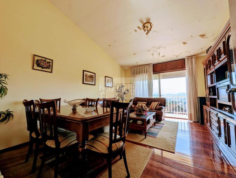 Foto 9644b03f-eb6e-4e2b-bb14-e7a717e02fa4. Zweistöckige wohnung mit heizung in A Salgueira - O Castaño Vigo