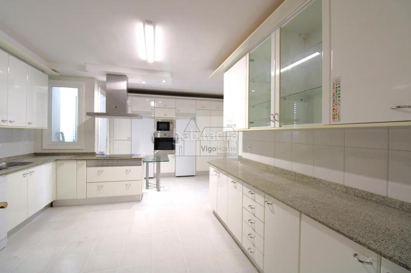Foto 18297687-e307-4bce-9d3b-37aba844b65e. Appartement dans garcia barbon 48 dans Centro - Areal Vigo
