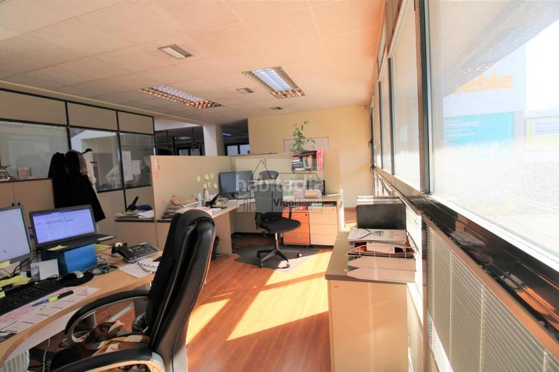 Foto 84839957-bdc9-479b-be55-0e94bd40dae0. Alquiler oficina en Lavadores Vigo