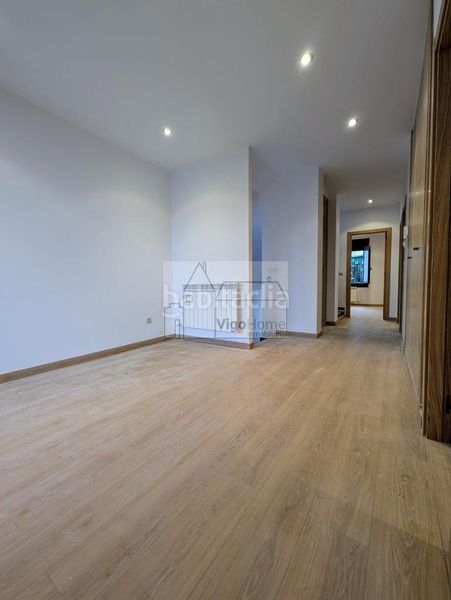 Foto 084d977c-63b2-4671-8211-09e3b05640ca. Casa adossada amb calefacció aparcament a Teis Vigo