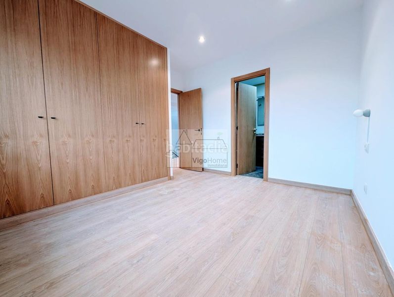 Foto 76eb8230-5ea2-4d27-a14b-024884dd5a31. Casa adossada amb calefacció aparcament a Teis Vigo