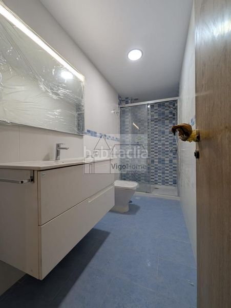 Foto 91e00008-dcf1-400b-9468-5998c7766379. Casa adossada amb calefacció aparcament a Teis Vigo