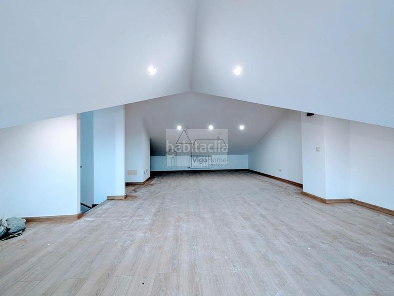 Foto a3b7e2e7-dd89-42f3-8a44-4ba0e7ff8a3a. Casa adossada amb calefacció aparcament a Teis Vigo