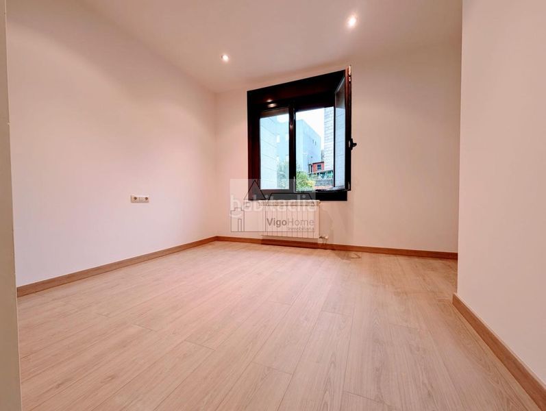Foto da8b5fb6-d1ba-4e8f-8321-168e66d62e9c. Casa adossada amb calefacció aparcament a Teis Vigo