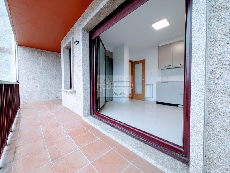 Foto eb51a546-8a8f-4530-87d2-d3bd436801f0. Casa adossada amb calefacció aparcament a Teis Vigo