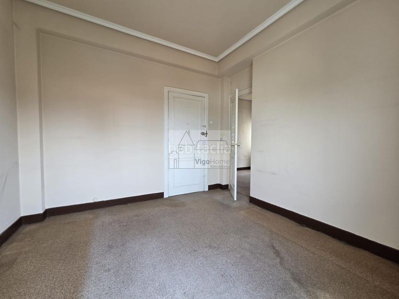 Foto 2161c40f-9f95-4f2d-b945-0e4ad757aa1e. Pis amb calefacció a Centro - Areal Vigo