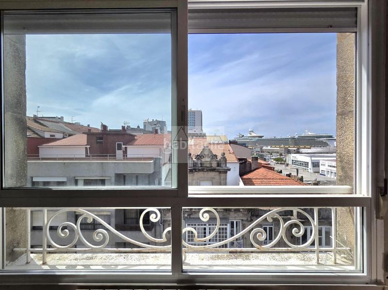 Foto a6a2192b-66ed-4b88-aa5b-5271b31ad6b6. Pis amb calefacció a Centro - Areal Vigo