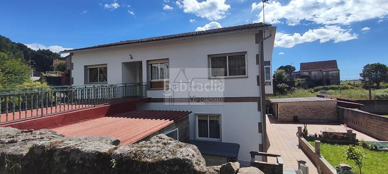 Foto 3b5dd028-26fe-4763-9995-9fd964c8a597. Casa amb calefacció aparcament a Moaña