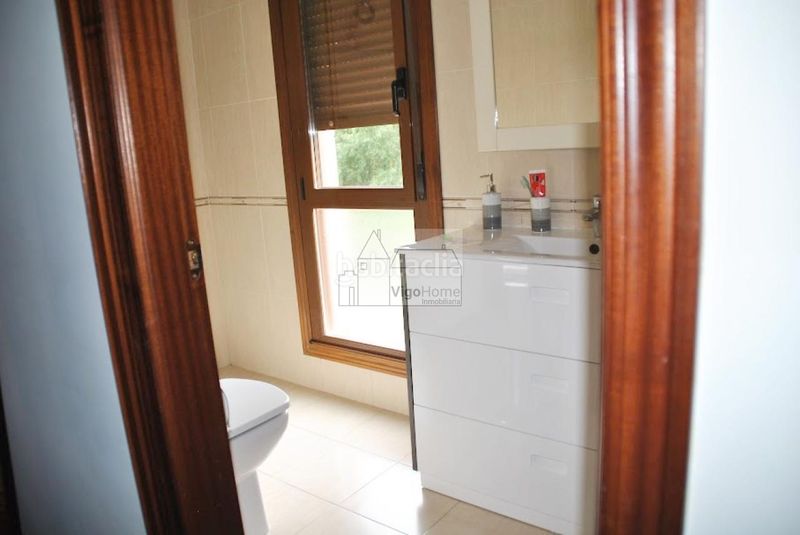 Foto 09b688e5-948d-4296-878c-b74f47a277ff. Casa amb calefacció aparcament a Darbo Cangas