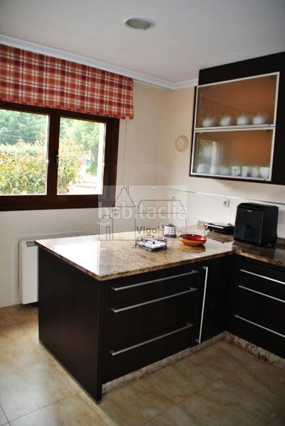 Foto 313b1ffd-4423-406a-9090-c2f883e602e4. Casa amb calefacció aparcament a Darbo Cangas